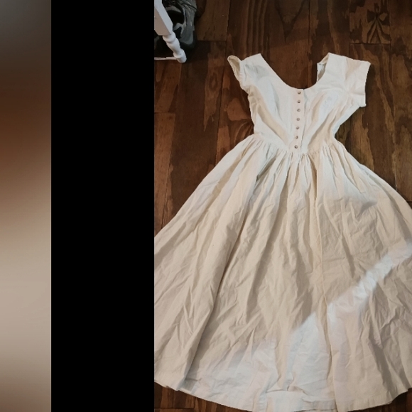 Vintage cream dress - Picture 6 of 8